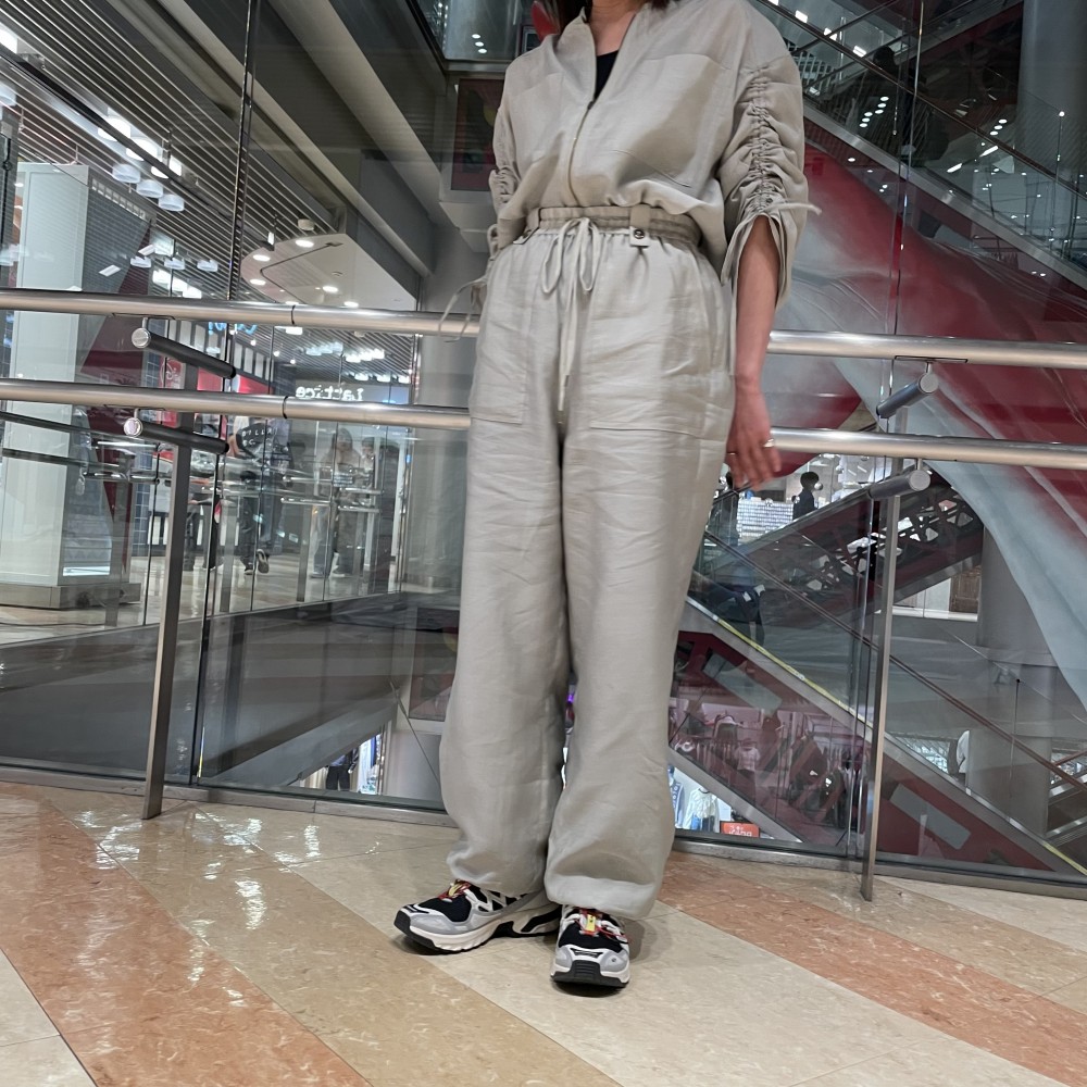 シアーイージーパンツ&シアーギャザーブルゾンが入荷致しました🦖
