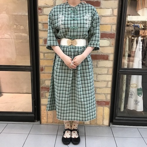 6分袖刺繍入りチェックチャイナワンピース
