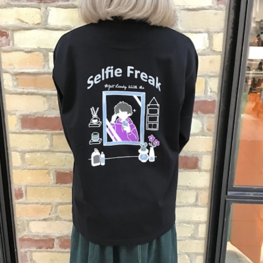 Selfie Freak プリントロンT