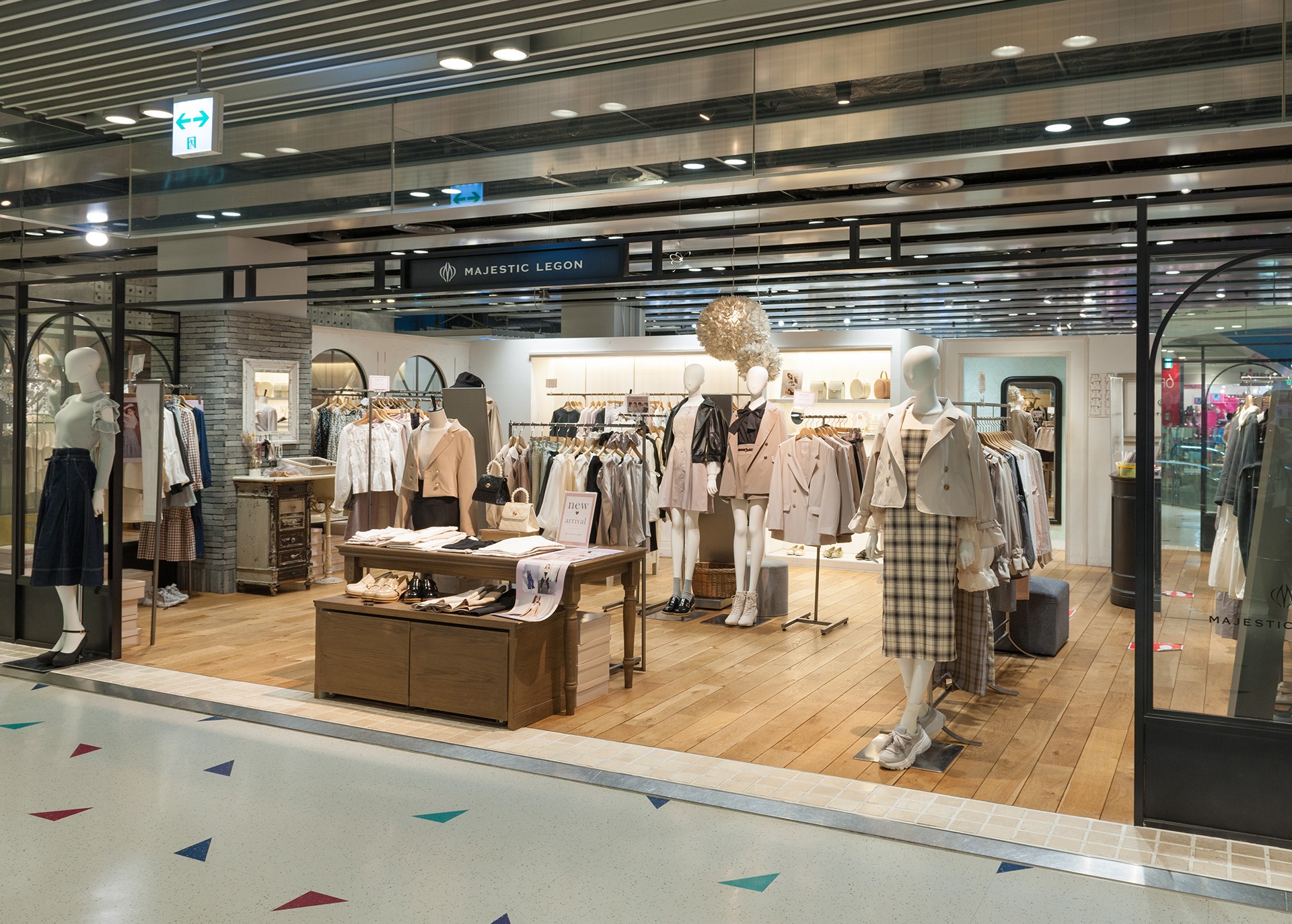 マジェスティックレゴン Hep Five ヘップファイブ