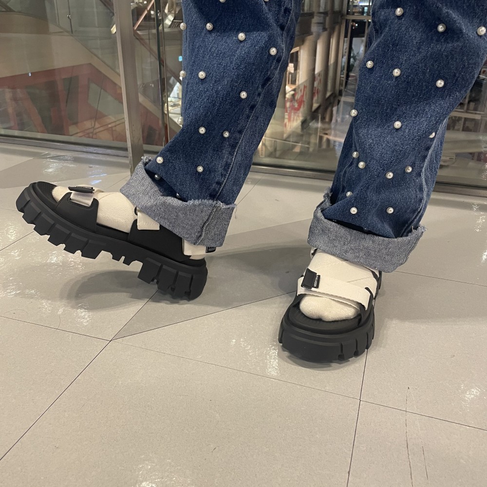 PALLADIUM レディース厚底サンダル