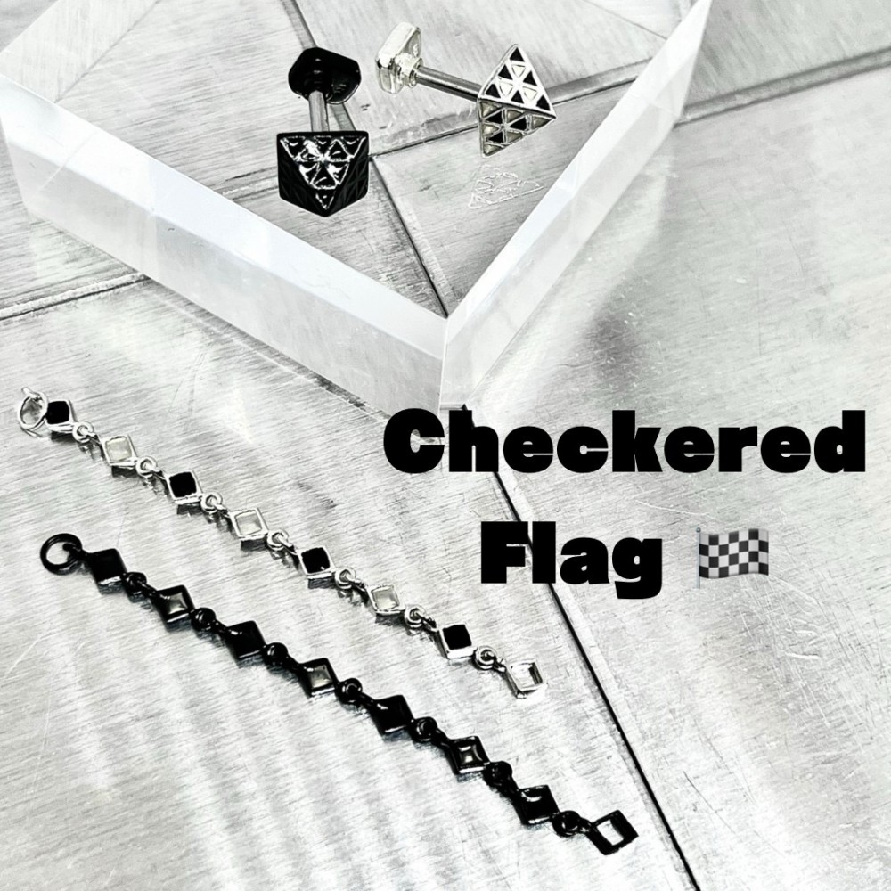 Checkered Flagボディピアス