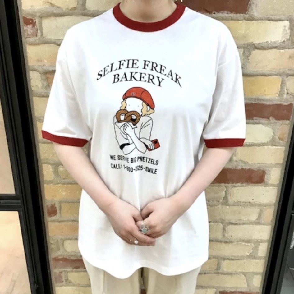 SelfiefreakリンガーTシャツ