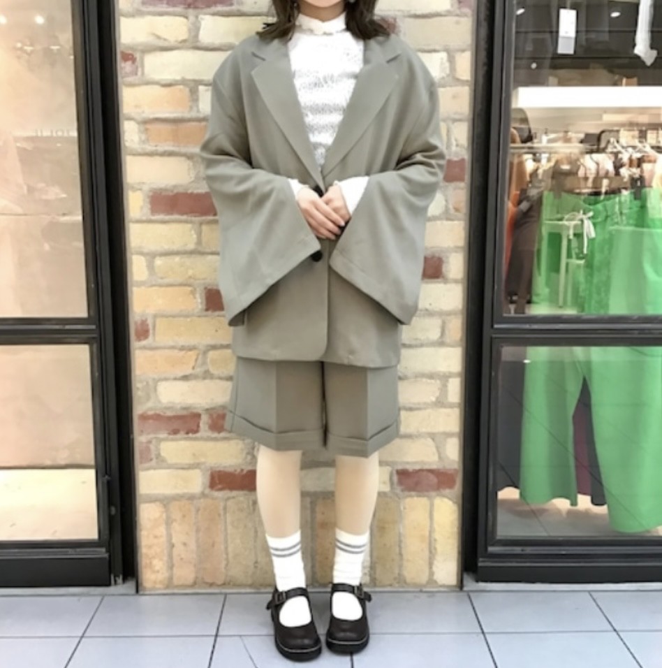 スリット袖テーラードジャケット
