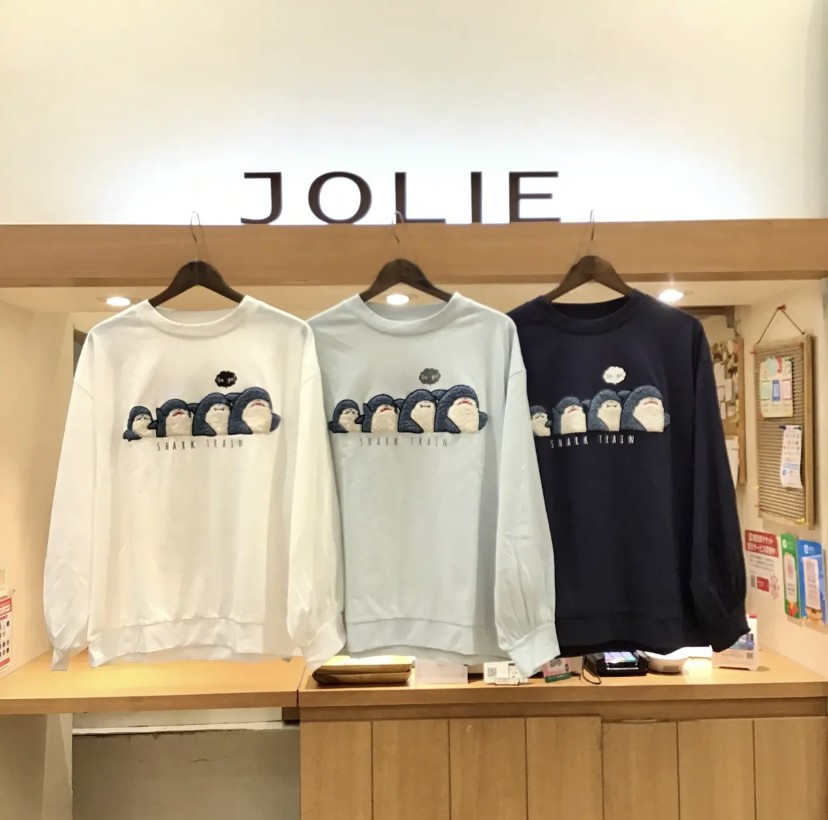サメ刺繍ロンT
