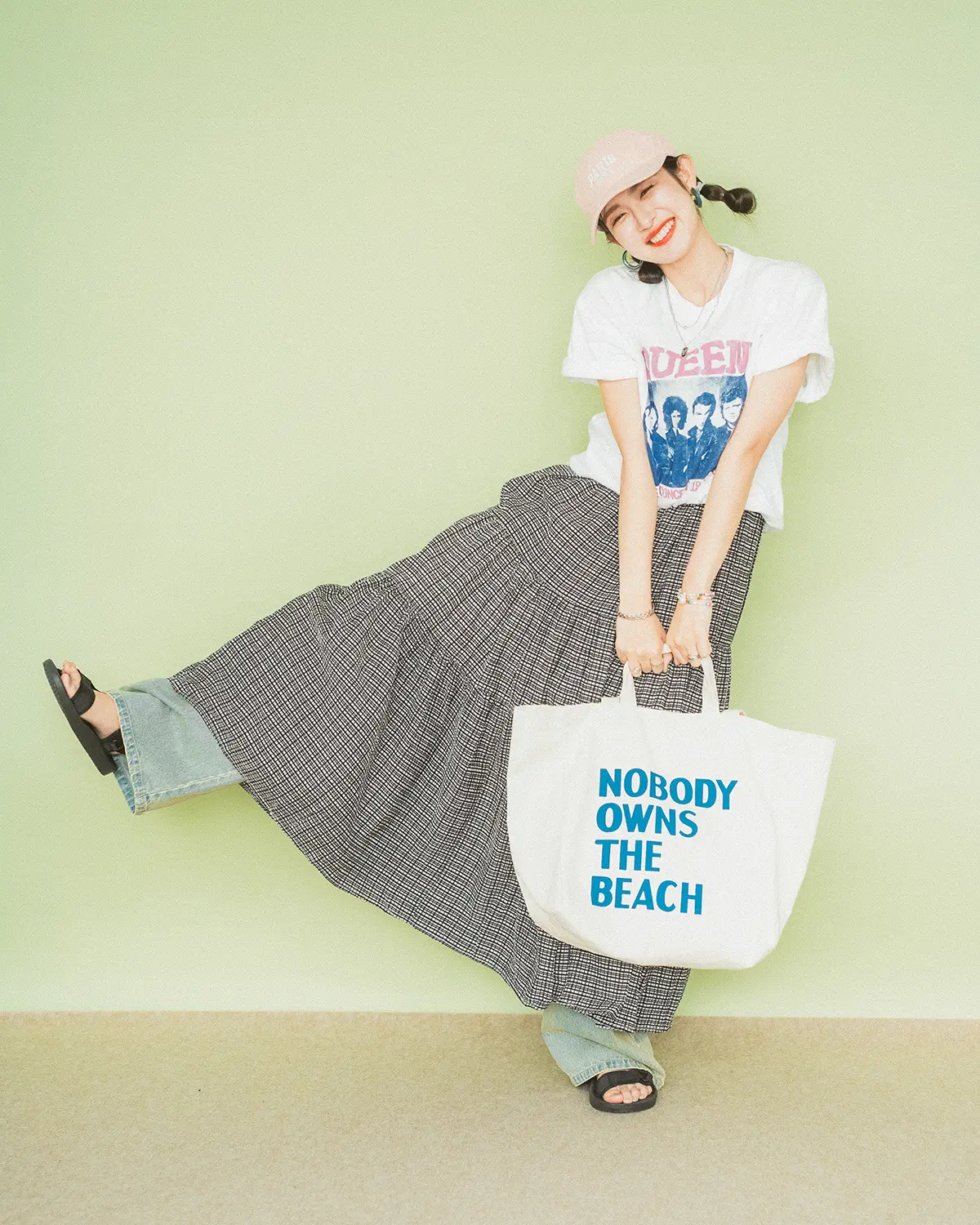 CIAOPANIC　シアーチェックキャミワンピース　ヴィンテージ加工ロックTシャツ　オーバーダイカーブデニムパンツ