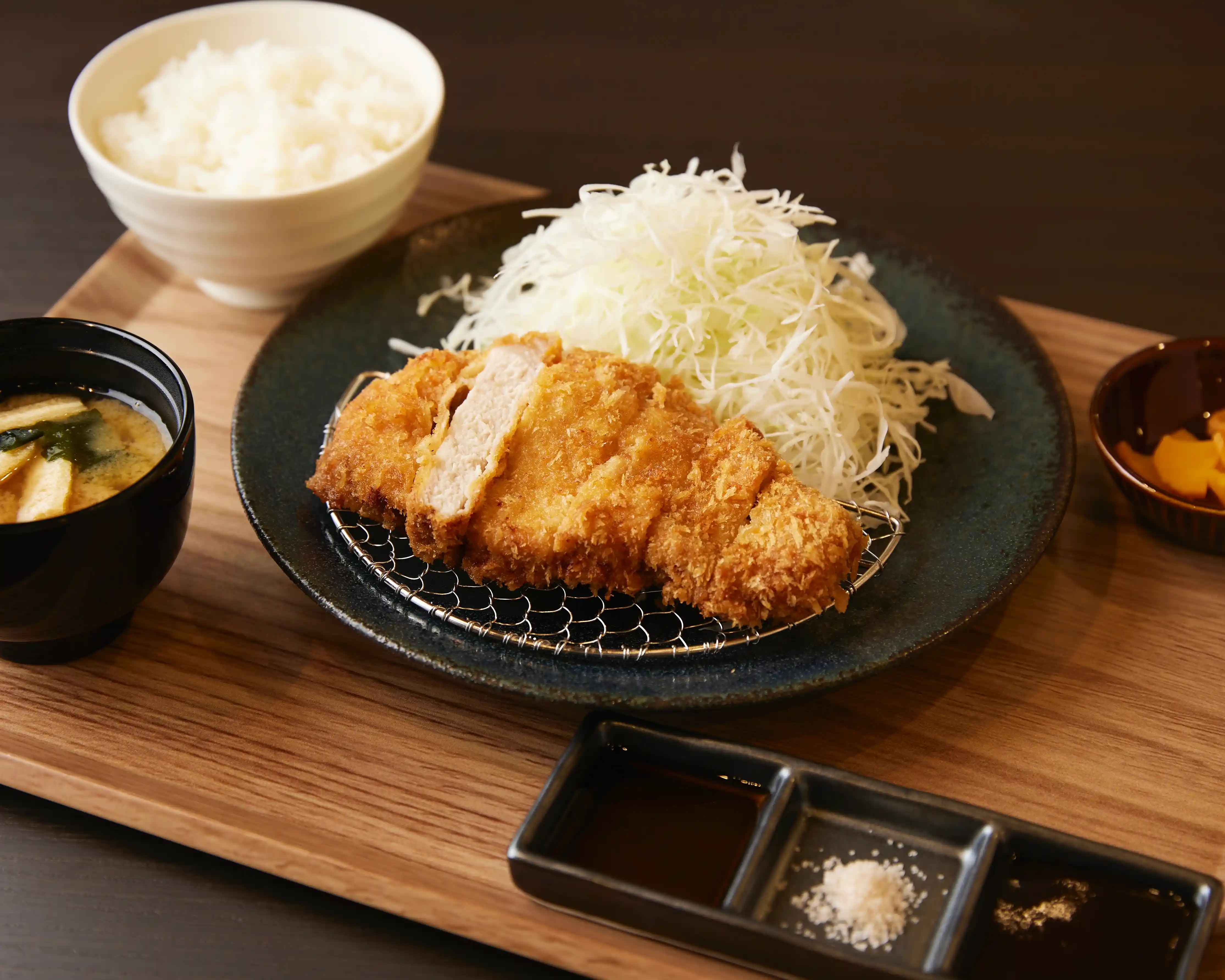 上ロースカツ定食 　梅田トンカツ　豚カツ　梅田ディナー