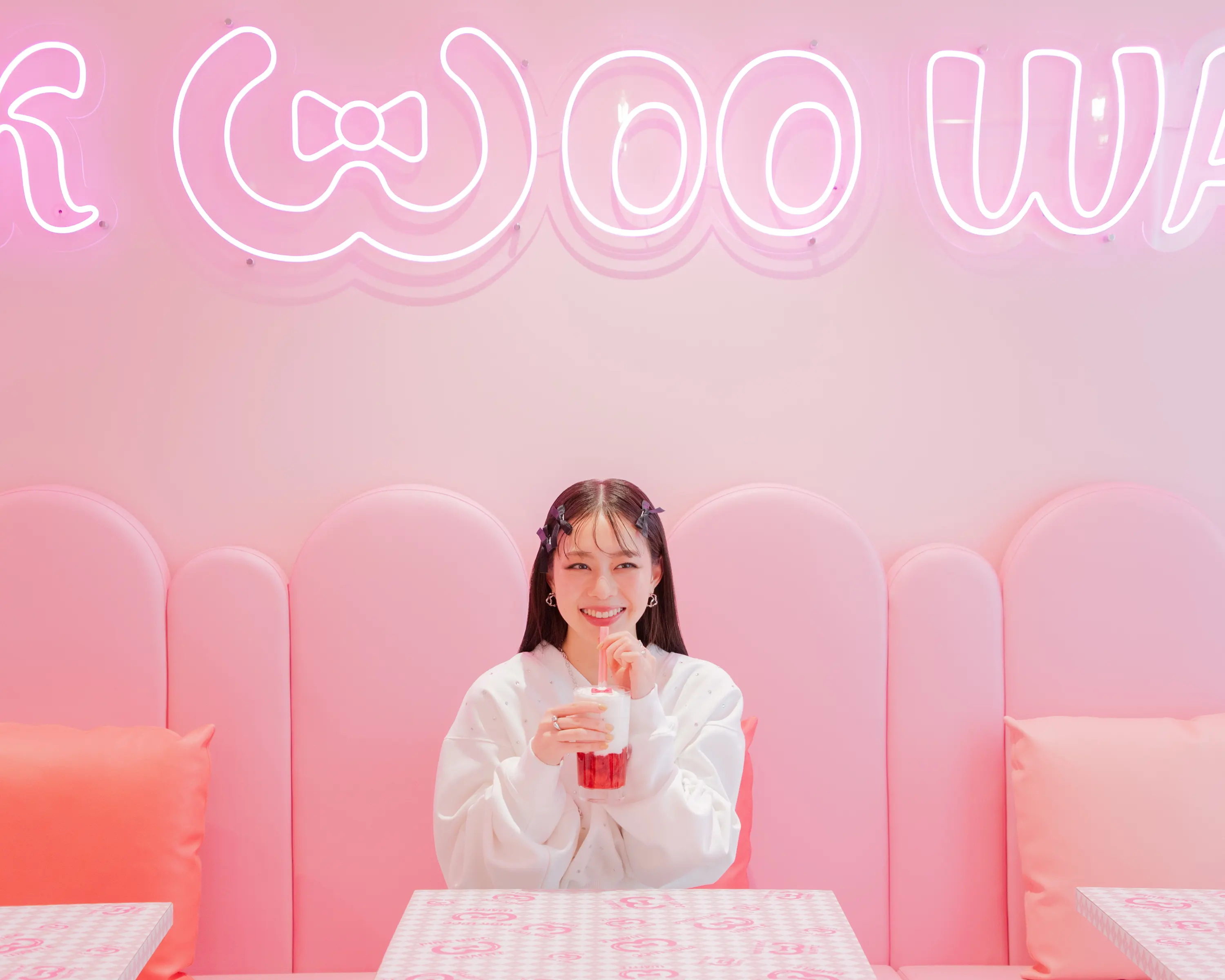 PINK WOO WAFFLE　ワッフル　いちごワッフル　ストロベリータワー　