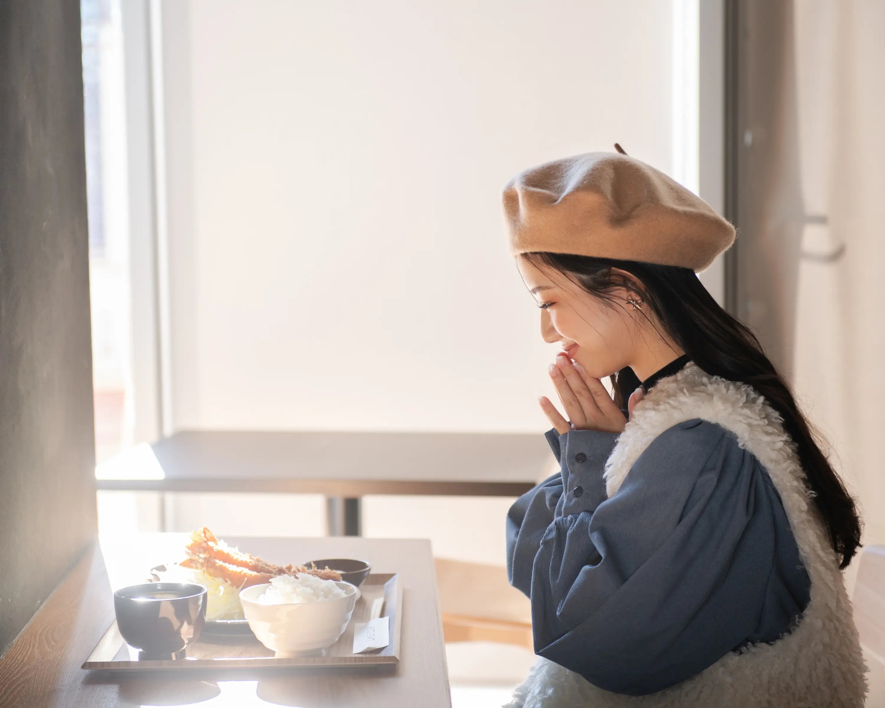 HEP　とんかつ　グルメ　梅田　晩御飯　エビフライ　定食