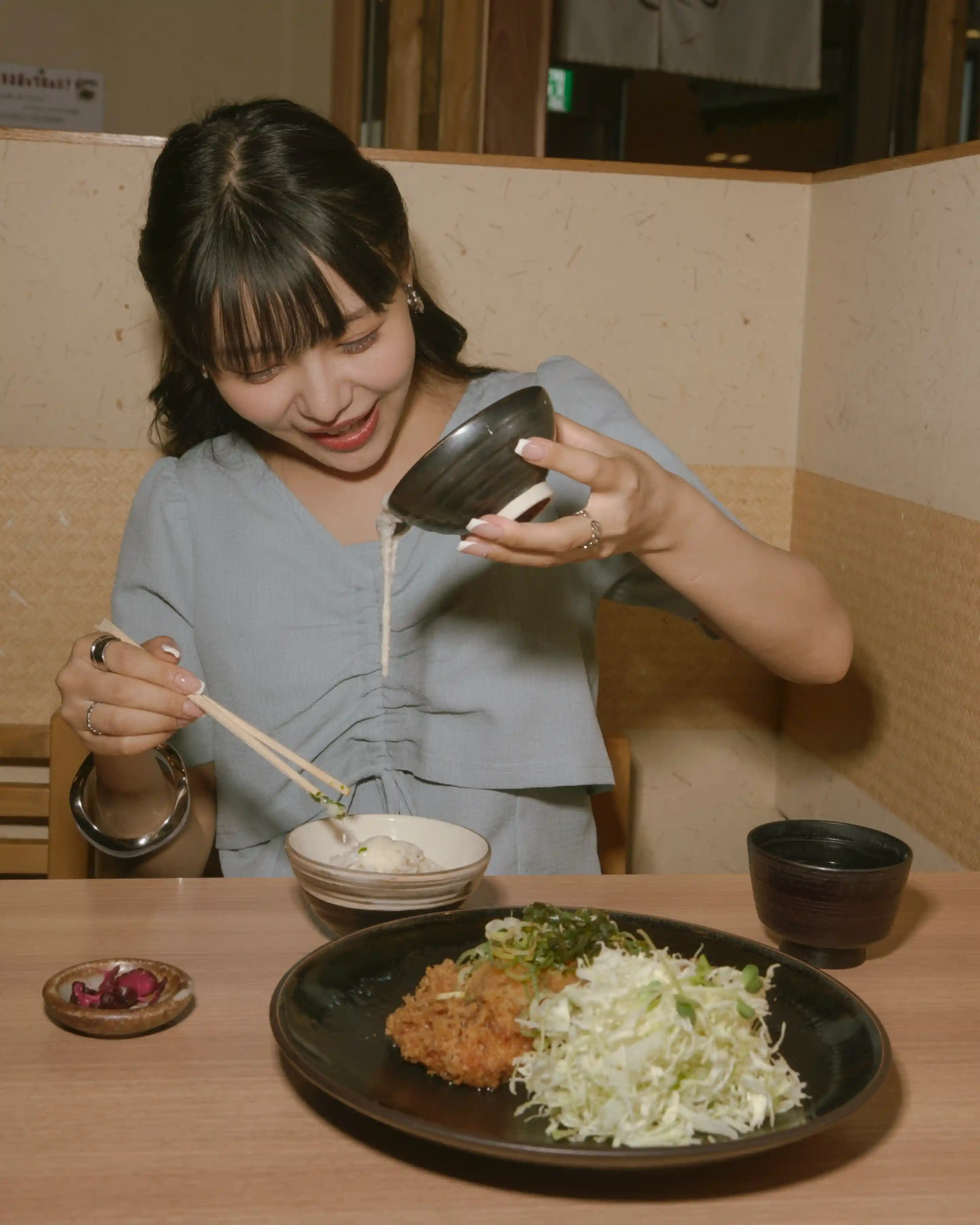 ロースかつ　とろろごはん