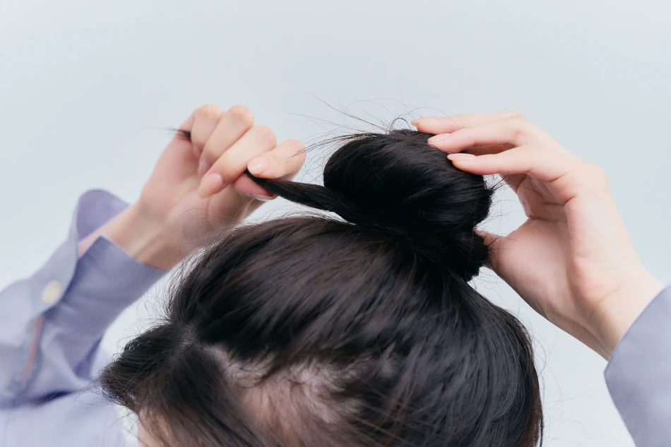 お団子ヘアの簡単な作り方