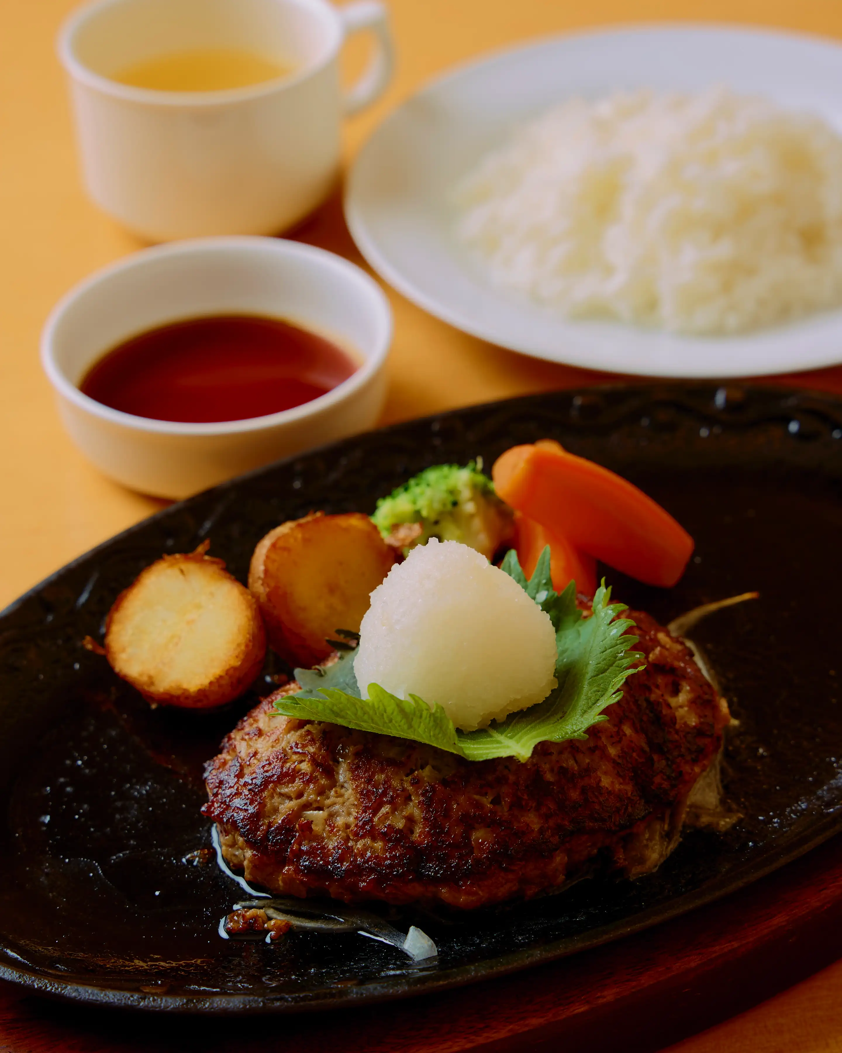 大阪　梅田　和風ハンバーグ　ランチ　ディナー