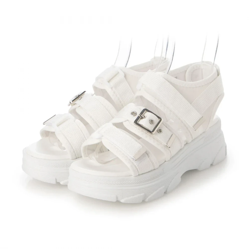 ゴールドバックルスポーツサンダル