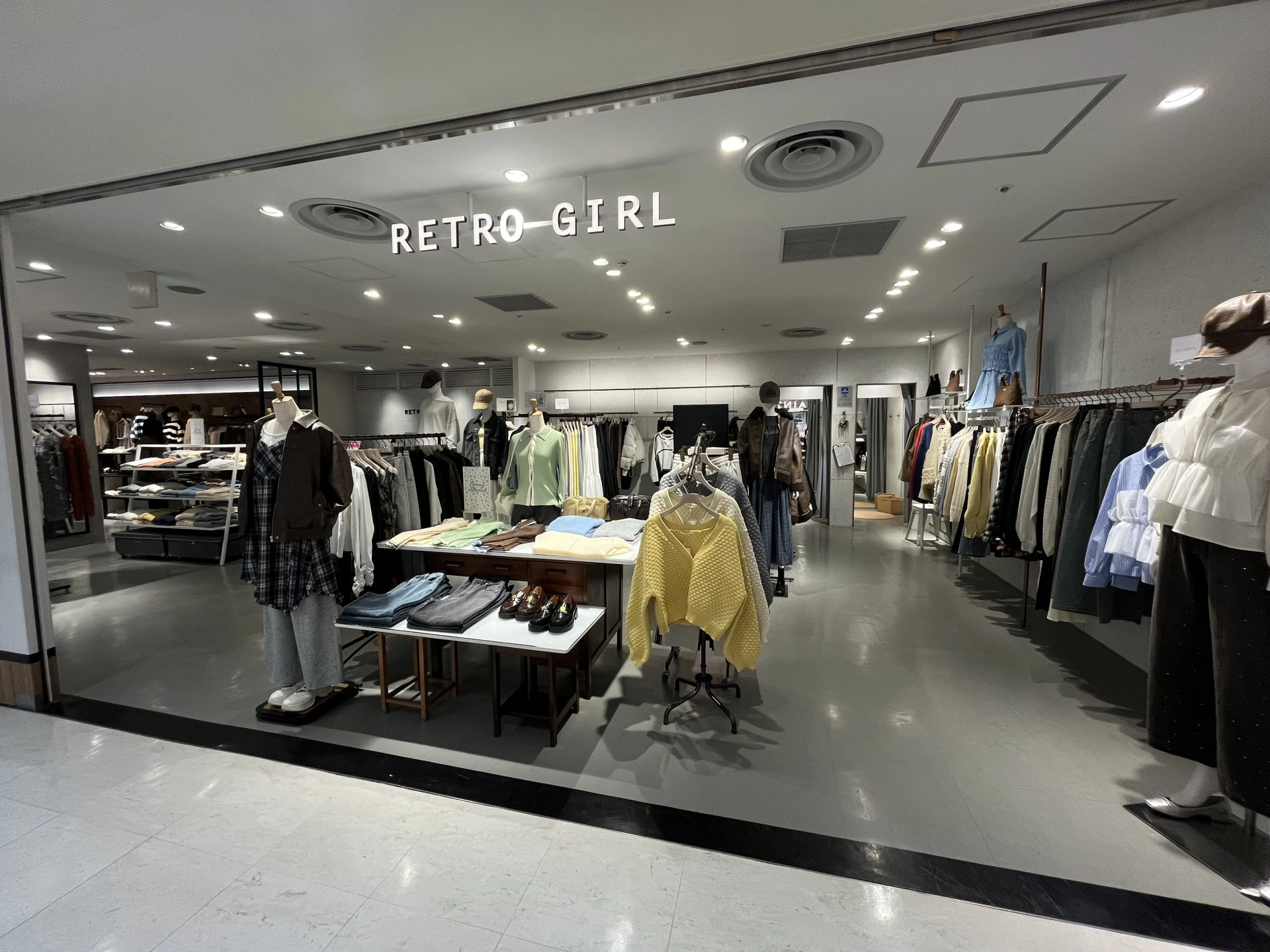 レトロ ガール 店舗