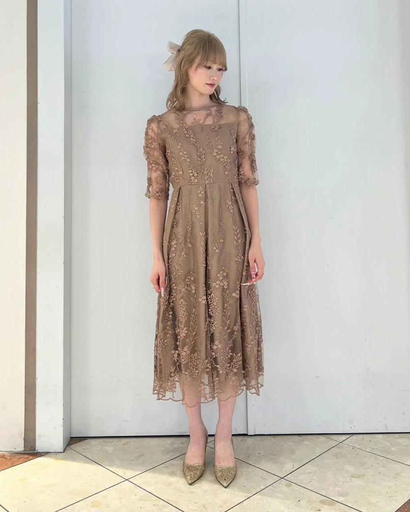 🏵️花柄刺繍ドレス🏵️