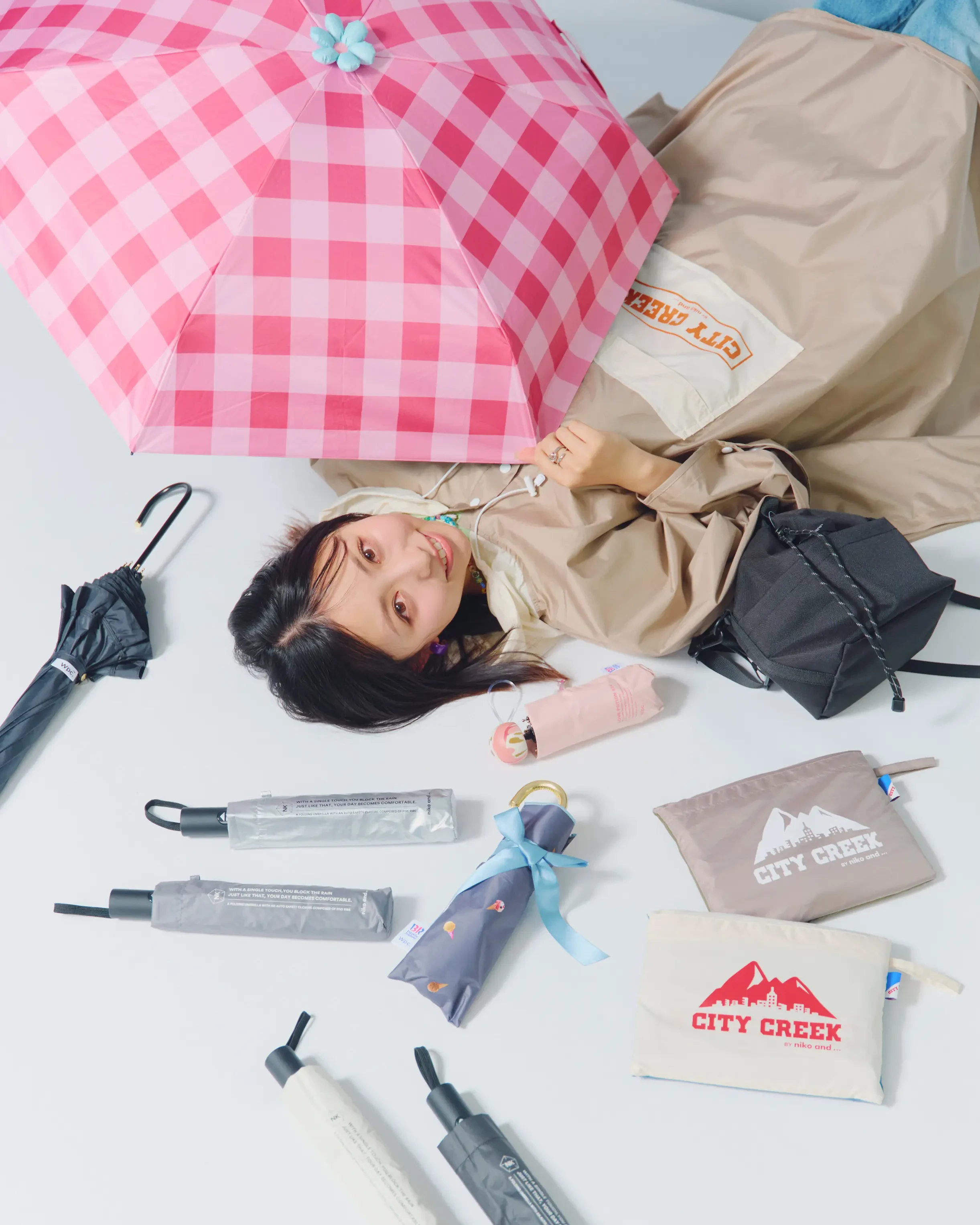 梅雨対策こそ便利でおしゃれに♡雨の日でも快適に過ごすための人気レイングッズを紹介