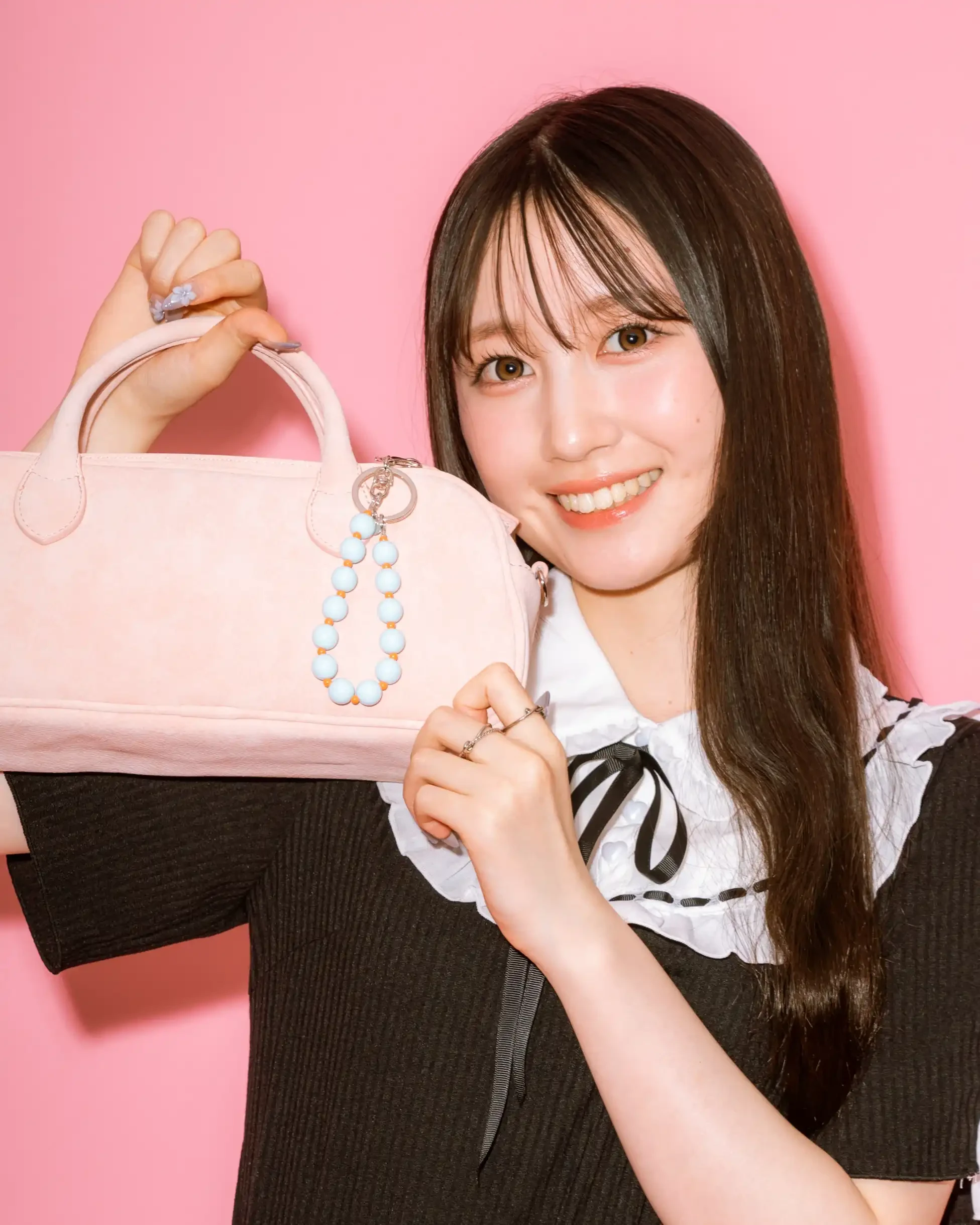 バッグチャームの世界にハマる♡大人かわいいものからシンプルなデザインまで紹介！