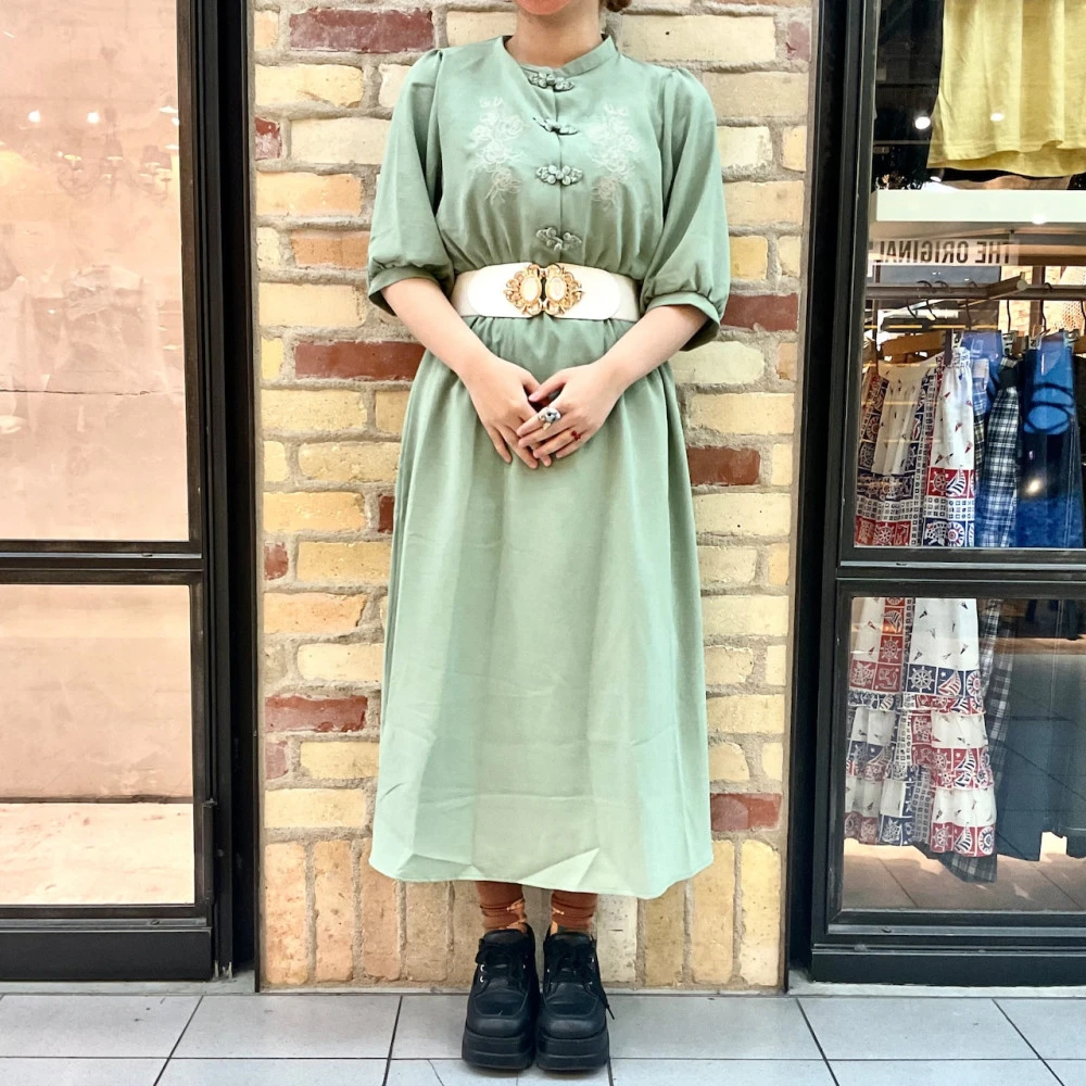 バラ刺繍チャイナワンピース👗