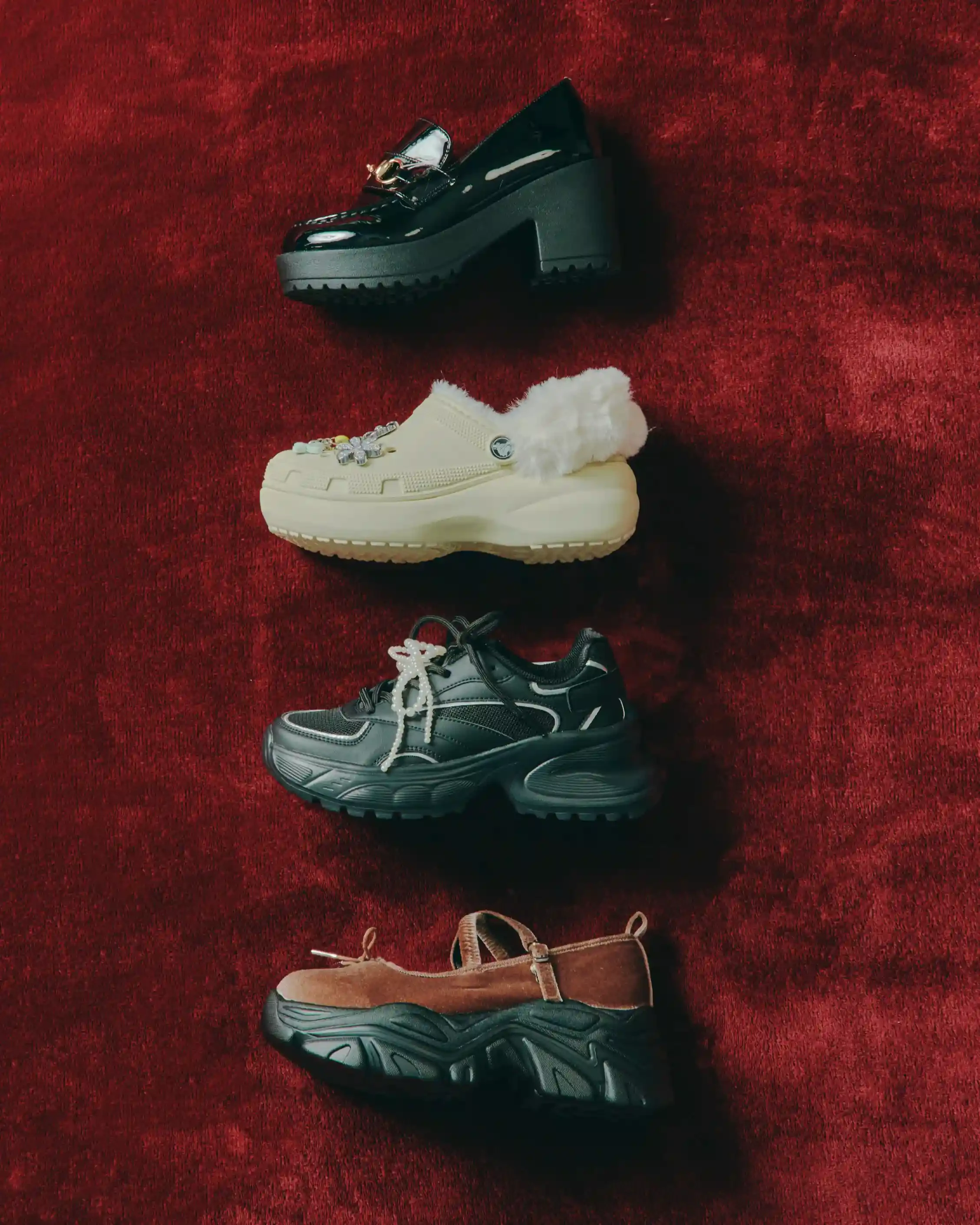 スニーカーからブーツまで！今期のファッションは厚底シューズで攻略しよ♡ 