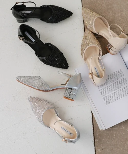 ✨️レース×スパンコールチャンキーヒールパンプス✨️