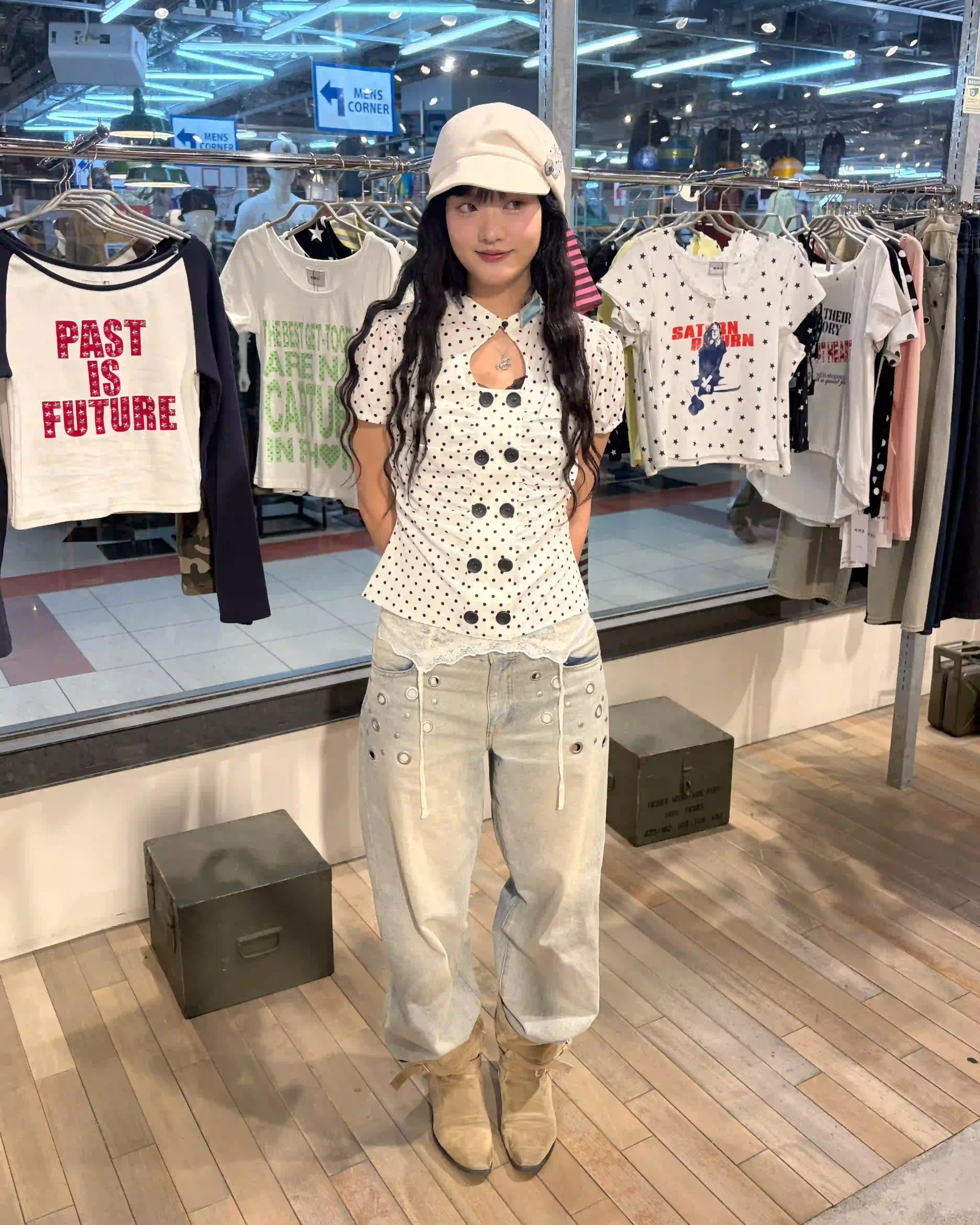 HEPS編集部が突撃！WHO'S WHO galleryスタッフさんの日々コーデ