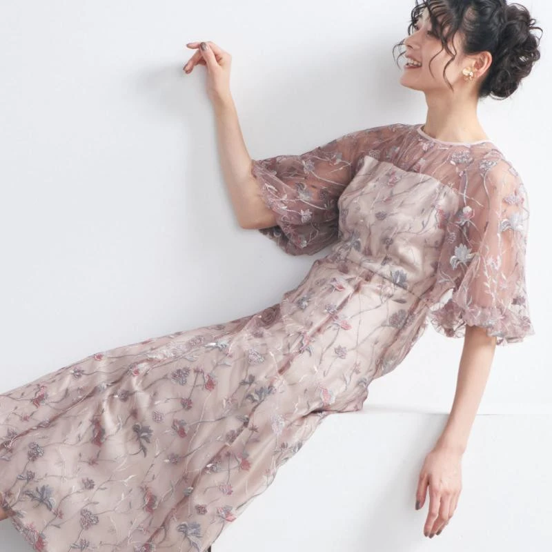 💕フローラル刺繍シアードレス💕