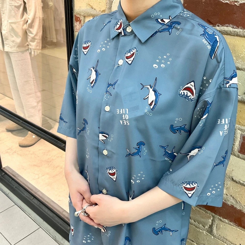 サメ総柄シャツ🦈
