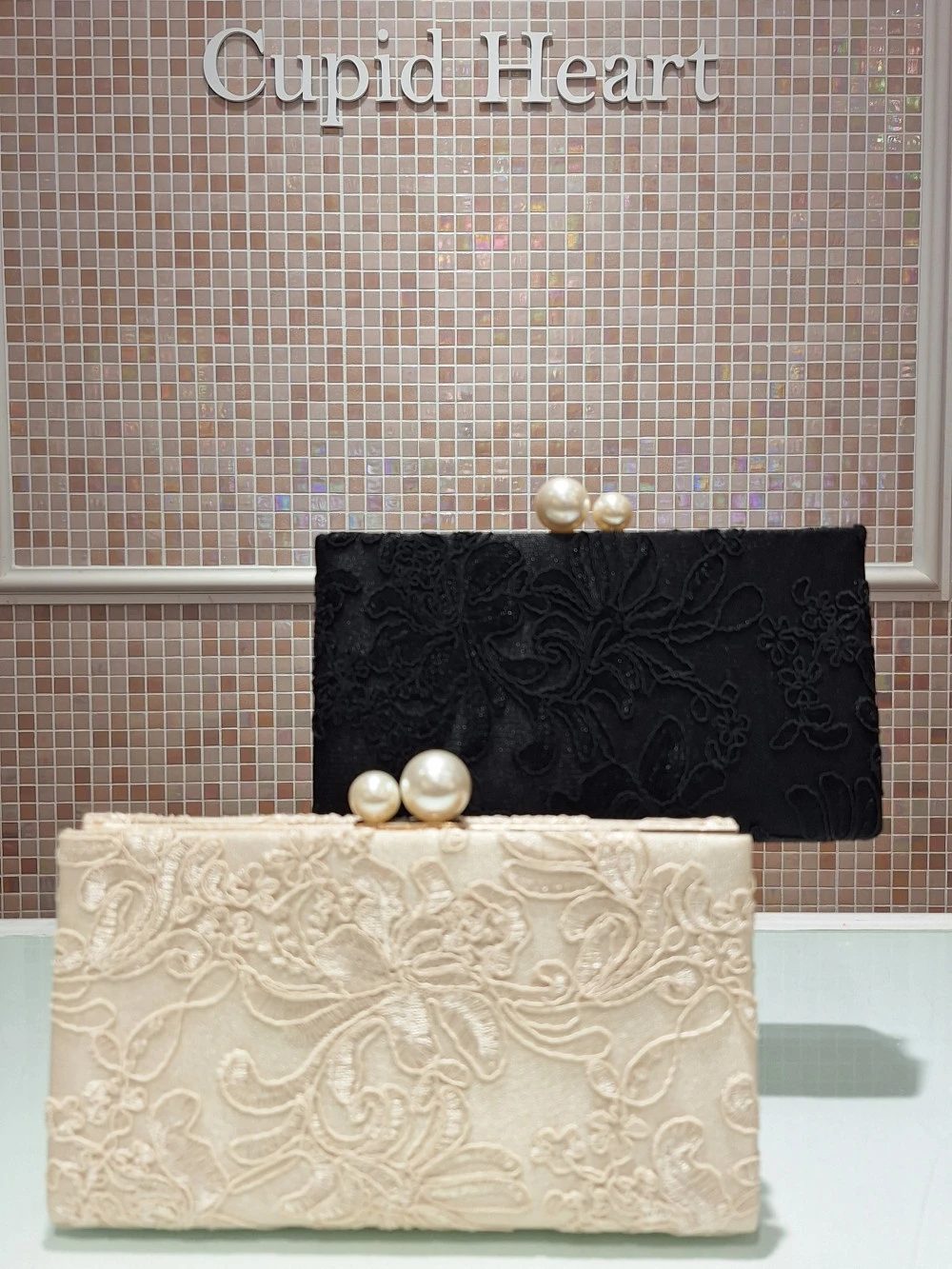 👜刺繍レースクラッチバッグ👜